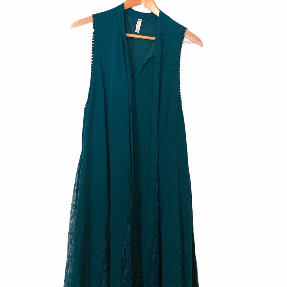 Flowing Xhilaration Top